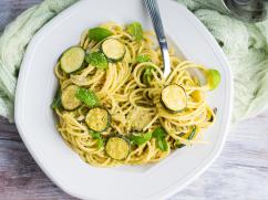 Pasta con vegetales y alubias